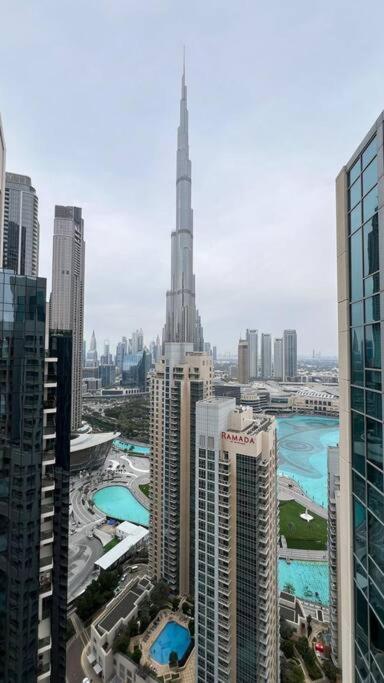 Luxury Burj Khalifa View - Mins Walking Dubai Mall Apartment Bagian luar foto