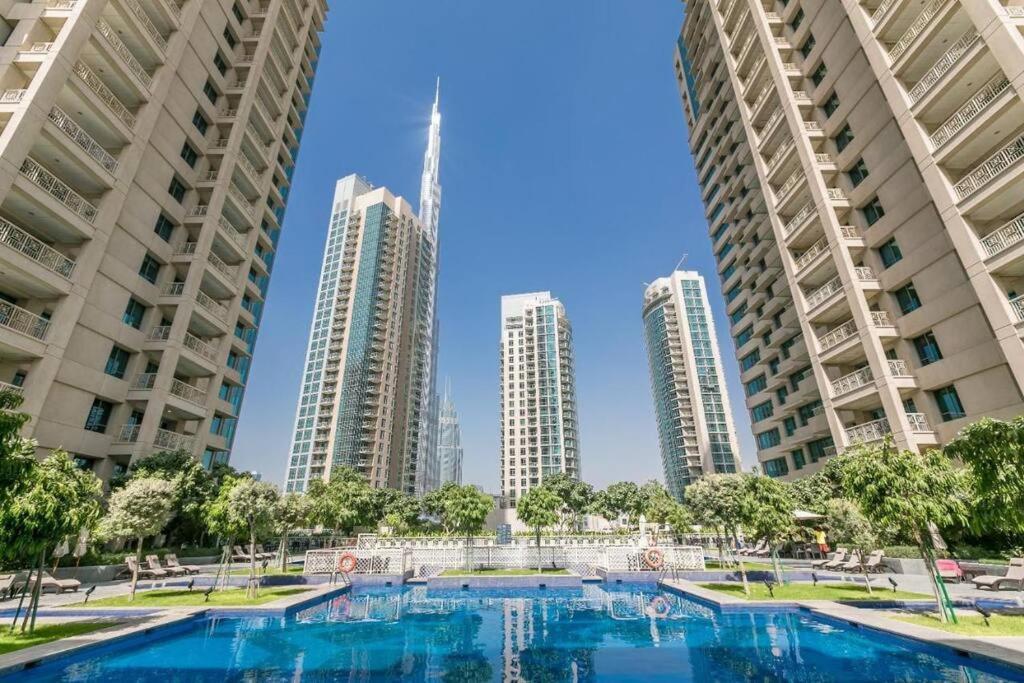 Luxury Burj Khalifa View - Mins Walking Dubai Mall Apartment Bagian luar foto