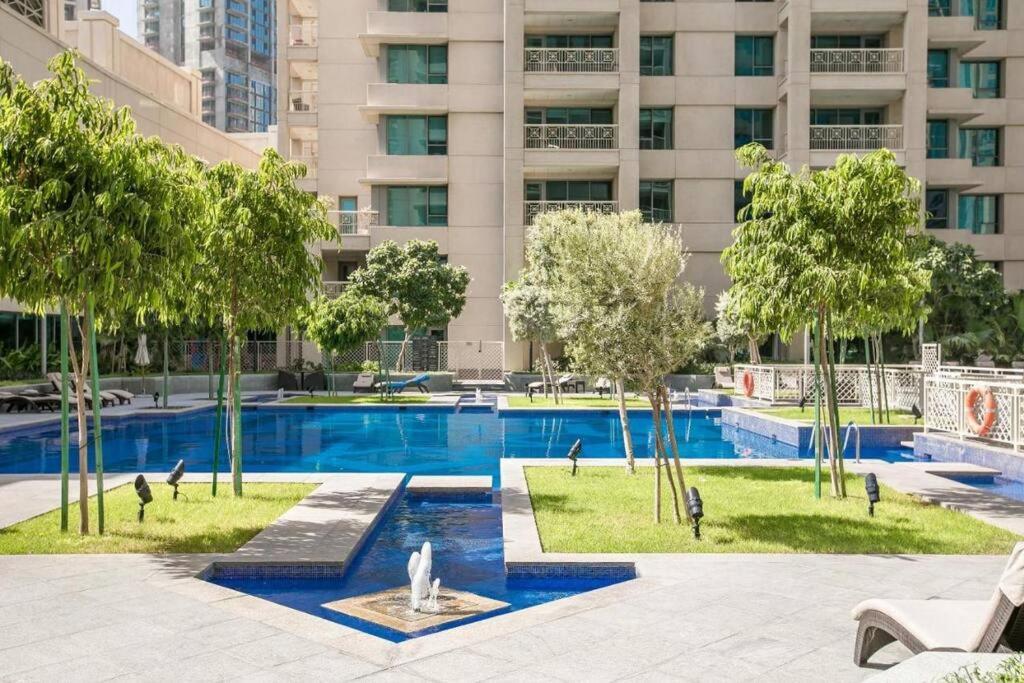 Luxury Burj Khalifa View - Mins Walking Dubai Mall Apartment Bagian luar foto