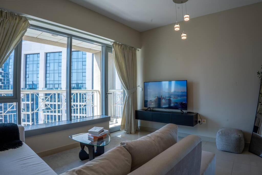 Luxury Burj Khalifa View - Mins Walking Dubai Mall Apartment Bagian luar foto